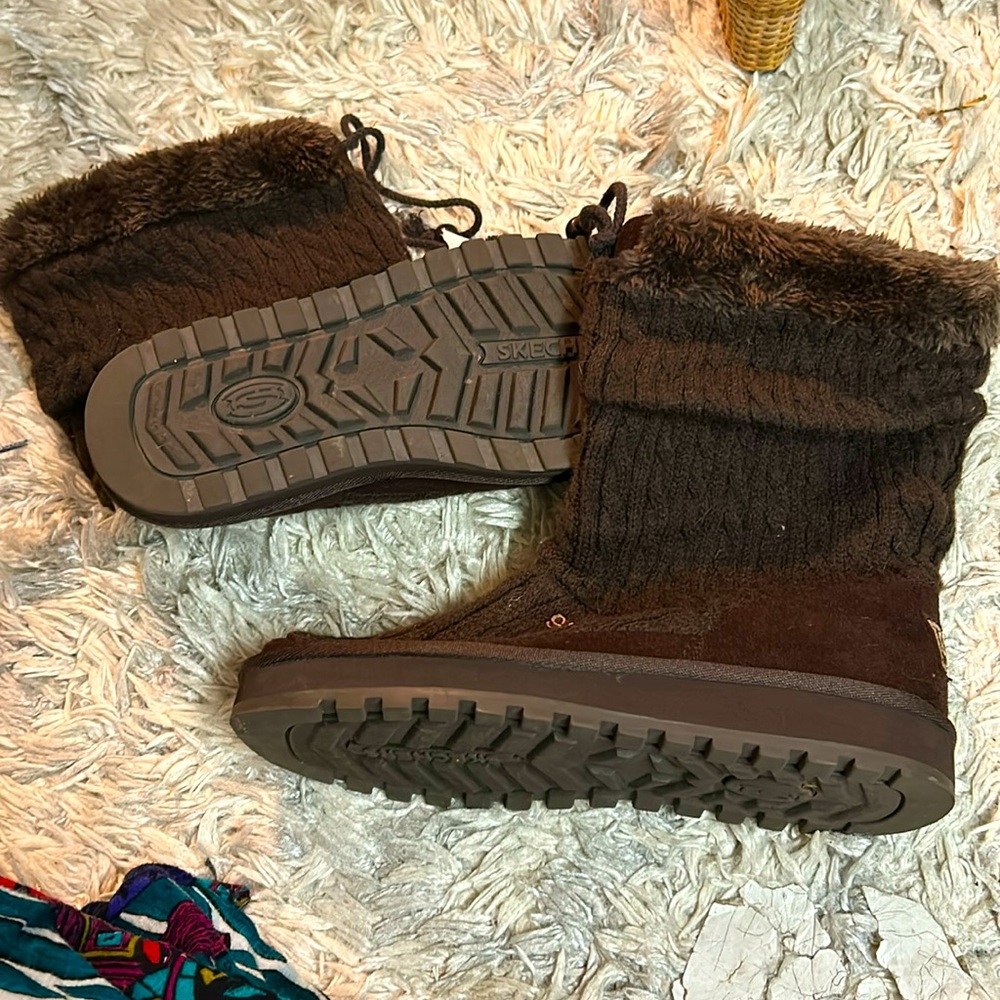 Brown sketchers boots